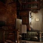 ズッペリア オステリア ピティリアーノ - シックな店内　落ち着きます