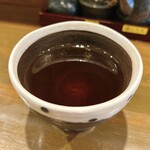 うなぎの豊川 - サービスの熱茶