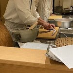 天ぷら 極 - 穴子をその場で捌いて下さいます！