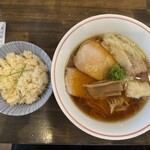 らぁ麺 麦一粒 - 醤油ワンタン麺と鯛めし