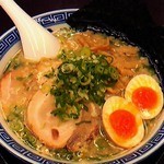 くさび - くさび丸得盛醤油豚骨麺　８８０円（内税）