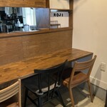 Roji&夜食堂Roji - カウンター席、お気軽にご利用下さい
