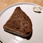 レスピラシオン - カンパーニュ（15種の雑穀パン）、ドブロクとヤギのミルクのペースト