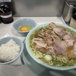 新宿小滝橋 クマちゃんラーメン - 