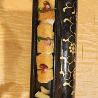 対馬のどぐろとイカ活き造り 博多 魚蔵 都ホテル店 - 