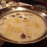 たくみ ろまん亭 - 黄金餃子の豆乳鍋仕立て