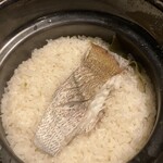 百雷 - 鯛めし　拡大写真