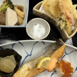 味亭花の家 - 鮭、天ぷら、角煮