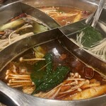 モンゴル薬膳鍋 - 