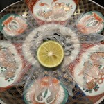278511951 - 来ました〜　てっさ1人一皿、贅沢