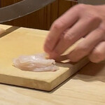 銀座 しのはら - とらふぐは厚めのぶつ切りで