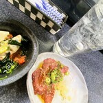 彦治 - 日生産牡蠣酢　朝引き鶏生レバー