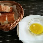 ビストロカフェ　ラピス -  ★ パン＆チーズとオリーブオイル