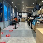 ヴィ・ド・フランス - 広い店内