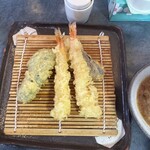 天ぷら家 てんてん - 第一便は海老天２本とピーマンと茄子