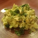 ビッレリア バブルクラフト - マイルドで絶妙の味付け！ささみとアボカドのタルタル550円