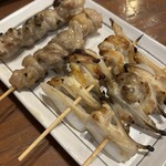 水天宮前のやきとり屋さん - ヤゲン軟骨とせせり、塩焼き！今日のNo.2は、せせり！絶品です！つまり、焼鳥では一推しです！