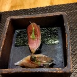 ぼちぼち - 鰹と鰆 にんにくタレ美味しい