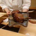 徳ㇵ本也 - お肉が焼きあがりました