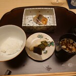 徳ㇵ本也 - 食事