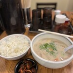 老虎苑 - 老虎苑さんに来てから初めてのかす汁定食両方（大）＝汁（大）&ごはん（大）@750円はめちゃめちゃボリューミーです(о´∀`о)