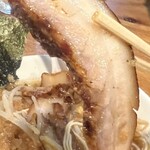 CROSS×ラーメン×ようせい - このチャーシューが肉厚デカくて食べ応えあり‼️