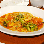 グリックグリル - シュリンプスキャンピーのガーリックトマトソース