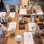 ゆげ焙煎所 - コーヒー豆のディスプレイ