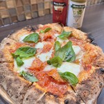 島のイタリアンバル Locavore - マルゲリータピザ