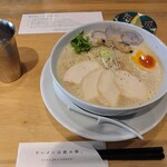 鶏白湯専門店 カネオカラーメン - 