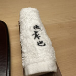 徳ㇵ本也 - おしぼりに店名が入ってました。