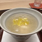 徳ㇵ本也 - 近江蕪のみぞれ　鱈の白子　銀杏　「まずは身体と胃腸を温めてください」と松本さんから一言。ブリンとした食感の鱈の白子。伝統野菜、近江蕪も美味。