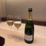 徳ㇵ本也 - Daniel Dumont Champagneグラスで乾杯