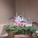 徳ㇵ本也 - 囲炉裏の右手前には桜の木　