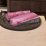 徳ㇵ本也 - 氷見の寒鰤　脂の入りかたが見たことないような鰤に釘付けです。