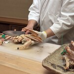 徳ㇵ本也 - 蟹を捌くスピードが尋常ではない速さでした。