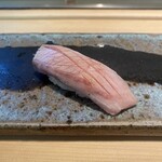 六緑 - 鰤の炙り