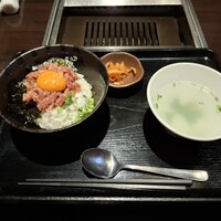焼肉家 KAZU 神楽坂 - ローストビーフ丼