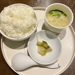 龍騰虎躍 - セットのご飯・ザーサイ・スープ
