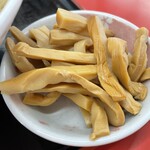 ラーメン もっけだの - 『ラーメンニンニク野菜マシマシ+Ｃ賞メンマ』のメンマ