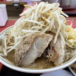 ラーメン もっけだの - 『ラーメンニンニク野菜マシマシ+Ｃ賞メンマ』のラーメン