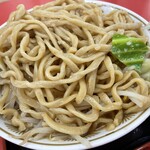 ラーメン もっけだの - 『ラーメンニンニク野菜マシマシ+Ｃ賞メンマ』の天地返し