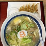 8番らーめん - 料理写真: