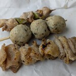 日本一 - 料理写真:塩かわ串@\136円・ 塩ももアスパラ串@\138円 ・塩青じそつくね串@\136円