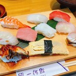 一作鮨 - 【左上から】えび、いか、本まぐろ、真鯛、中とろ、活タコ、カンパチ、うなぎ、玉子、さわら
