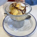 Chez miya - 温かい洋梨のコンポート バニラアイス ホットチョコ