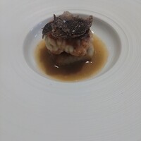 パトゥ - 根室産鱈白子のムニエル　大野芋のガレットフレッシュトリュフ