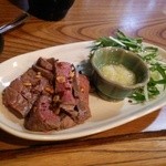 居酒屋 兀突骨 - 牛ステーキ　リンゴバター添え