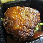 まるう - 神戸牛使用のハンバーグ、見た目からして美味しそう～