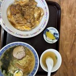 味覚亭 - 味覚飯「肉」セット。「エビ」も美味そうでした